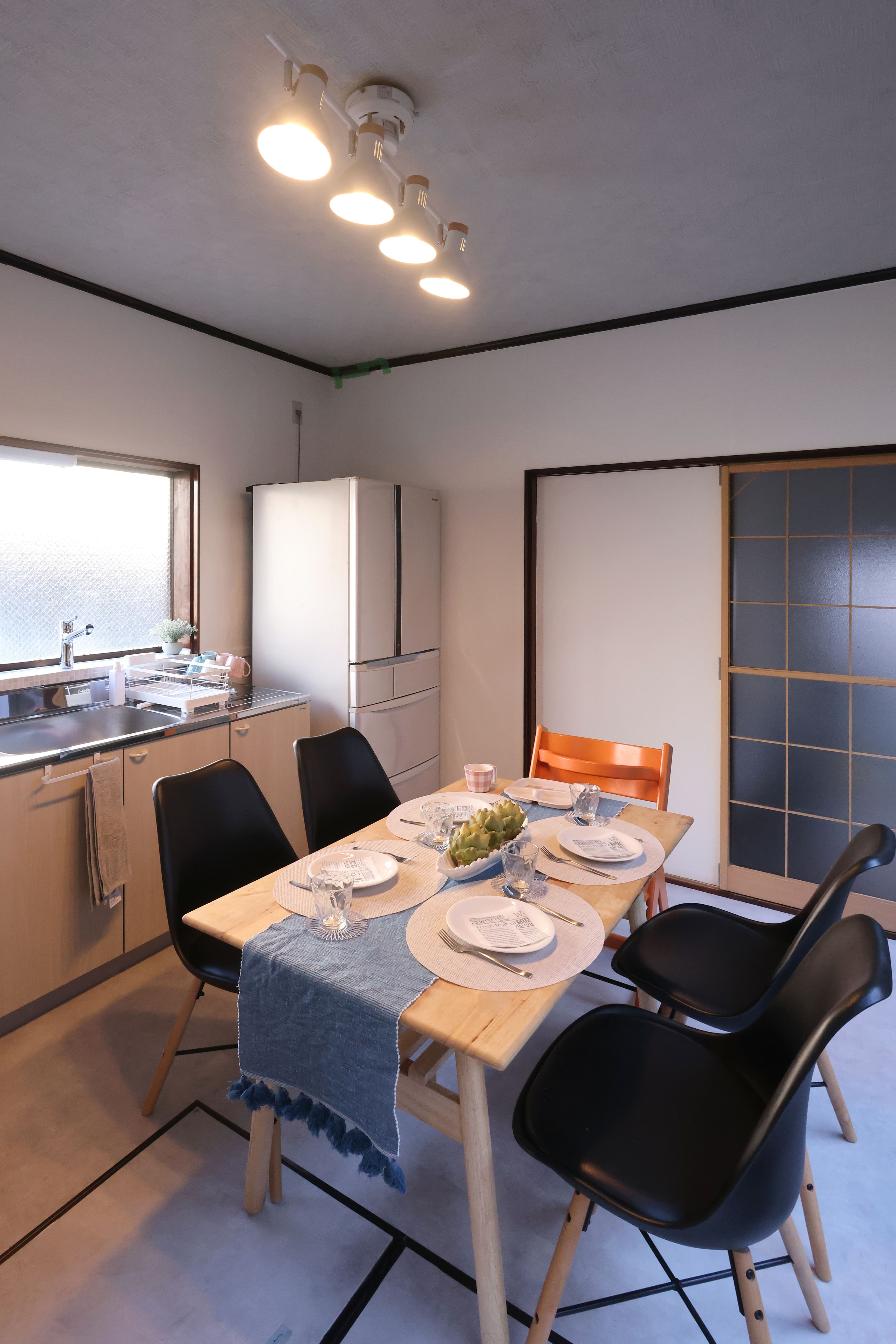 ダイニングテーブル